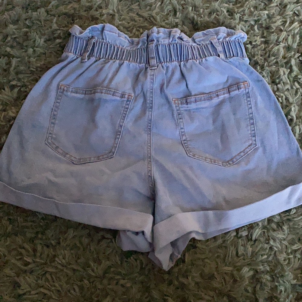 High waisted shorts - Picture 2 of 2